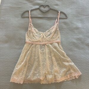 Elegant Lace Top in Cream and ballet pink